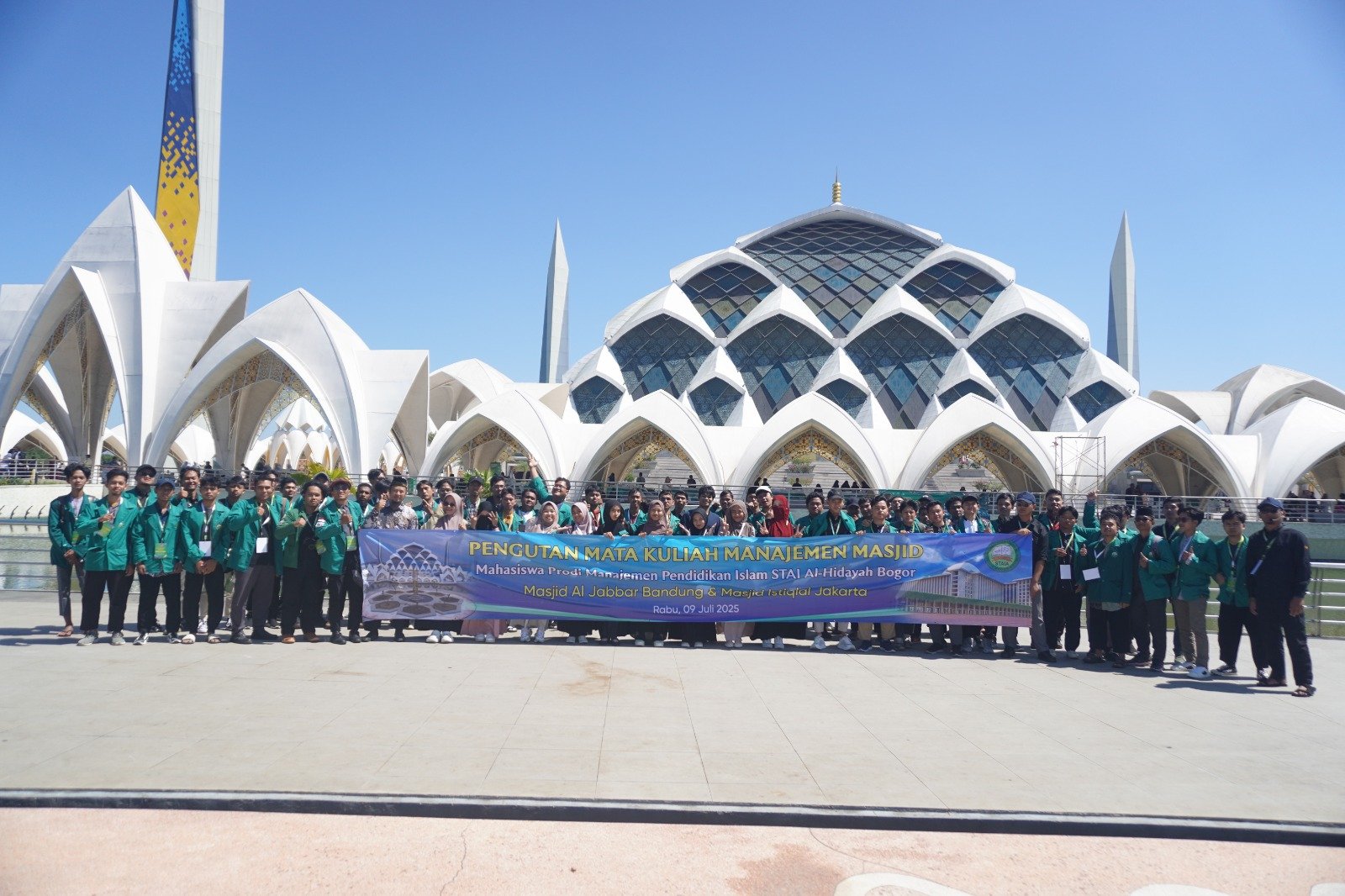 Read more about the article Mahasiswa MPI STAI Al-Hidayah Bogor Lakukan Kunjungan Akademik ke Dua Masjid Ikonik
